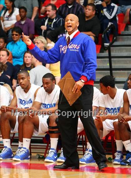 Thumbnail 1 in Windward vs. Lutheran (CIF SoCal D5 Final) photogallery.