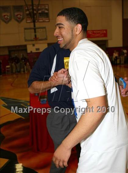 Thumbnail 2 in Windward vs. Lutheran (CIF SoCal D5 Final) photogallery.