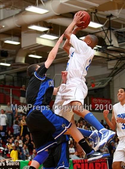 Thumbnail 1 in Windward vs. Lutheran (CIF SoCal D5 Final) photogallery.