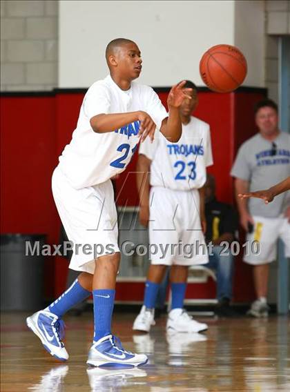 Thumbnail 3 in Windward vs. Lutheran (CIF SoCal D5 Final) photogallery.