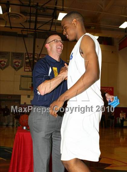 Thumbnail 2 in Windward vs. Lutheran (CIF SoCal D5 Final) photogallery.