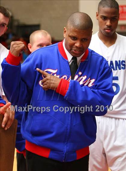 Thumbnail 1 in Windward vs. Lutheran (CIF SoCal D5 Final) photogallery.