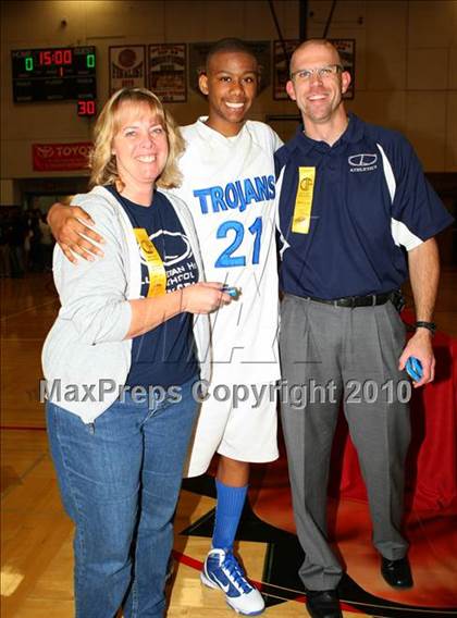 Thumbnail 2 in Windward vs. Lutheran (CIF SoCal D5 Final) photogallery.