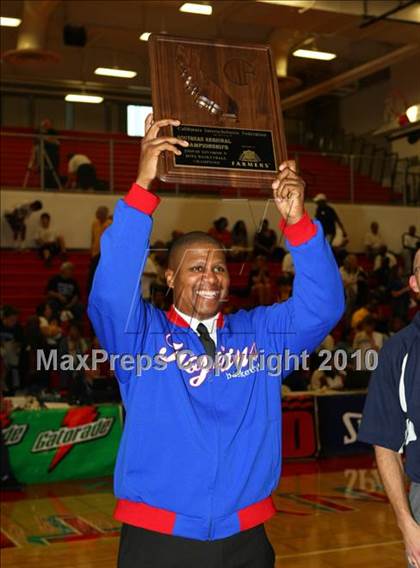 Thumbnail 3 in Windward vs. Lutheran (CIF SoCal D5 Final) photogallery.