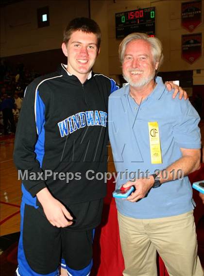 Thumbnail 2 in Windward vs. Lutheran (CIF SoCal D5 Final) photogallery.