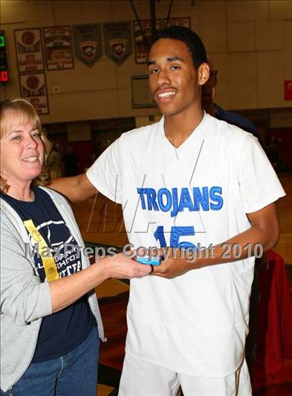 Thumbnail 3 in Windward vs. Lutheran (CIF SoCal D5 Final) photogallery.