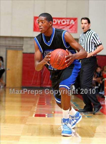 Thumbnail 1 in Windward vs. Lutheran (CIF SoCal D5 Final) photogallery.