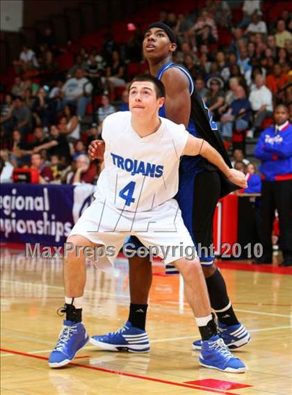 Thumbnail 1 in Windward vs. Lutheran (CIF SoCal D5 Final) photogallery.