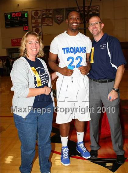Thumbnail 1 in Windward vs. Lutheran (CIF SoCal D5 Final) photogallery.