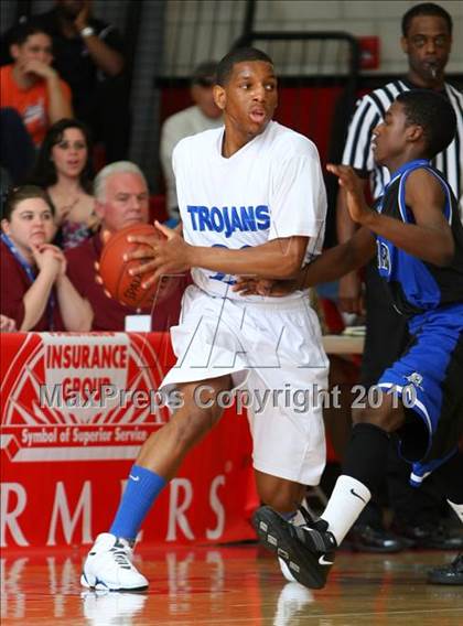 Thumbnail 3 in Windward vs. Lutheran (CIF SoCal D5 Final) photogallery.