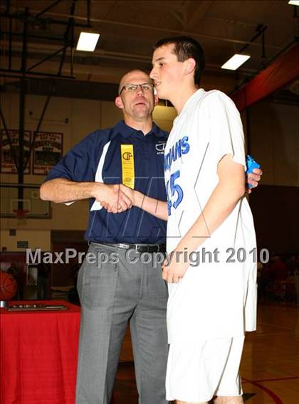Thumbnail 2 in Windward vs. Lutheran (CIF SoCal D5 Final) photogallery.