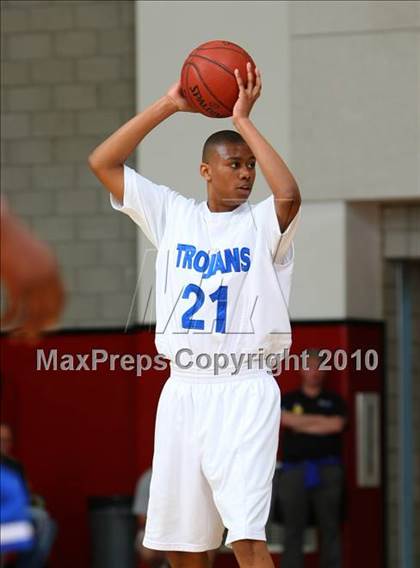 Thumbnail 2 in Windward vs. Lutheran (CIF SoCal D5 Final) photogallery.