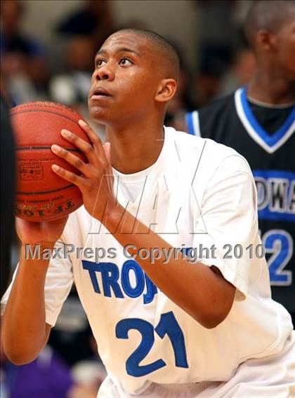 Thumbnail 3 in Windward vs. Lutheran (CIF SoCal D5 Final) photogallery.