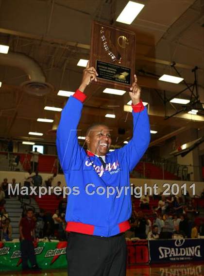 Thumbnail 3 in Windward vs. Lutheran (CIF SoCal D5 Final) photogallery.