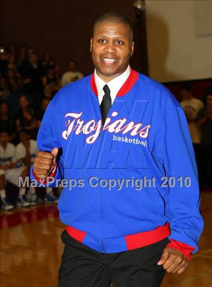 Thumbnail 2 in Windward vs. Lutheran (CIF SoCal D5 Final) photogallery.