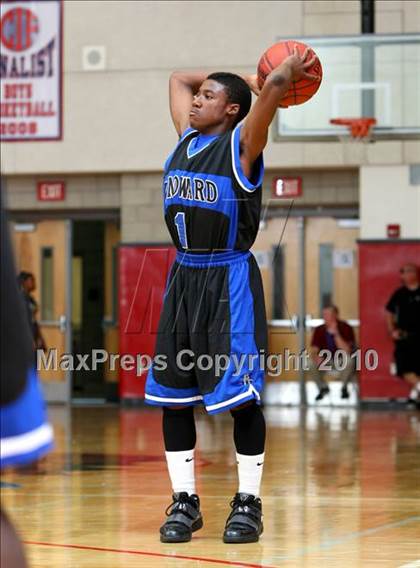 Thumbnail 1 in Windward vs. Lutheran (CIF SoCal D5 Final) photogallery.