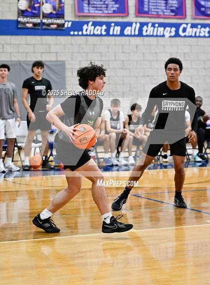 Thumbnail 1 in St Petersburg vs Sickles (Hoopvibe - Preseason) photogallery.