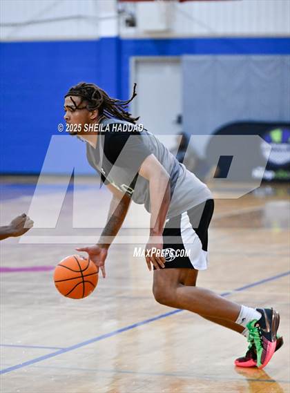 Thumbnail 3 in St Petersburg vs Sickles (Hoopvibe - Preseason) photogallery.