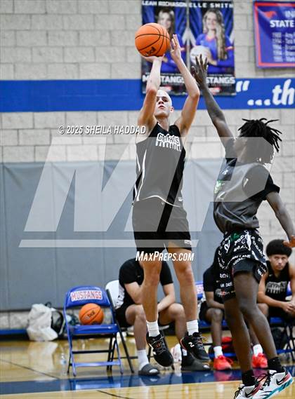 Thumbnail 3 in St Petersburg vs Sickles (Hoopvibe - Preseason) photogallery.