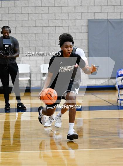 Thumbnail 3 in St Petersburg vs Sickles (Hoopvibe - Preseason) photogallery.