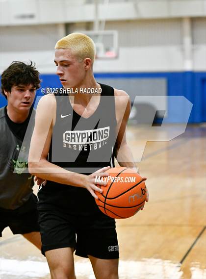 Thumbnail 2 in St Petersburg vs Sickles (Hoopvibe - Preseason) photogallery.