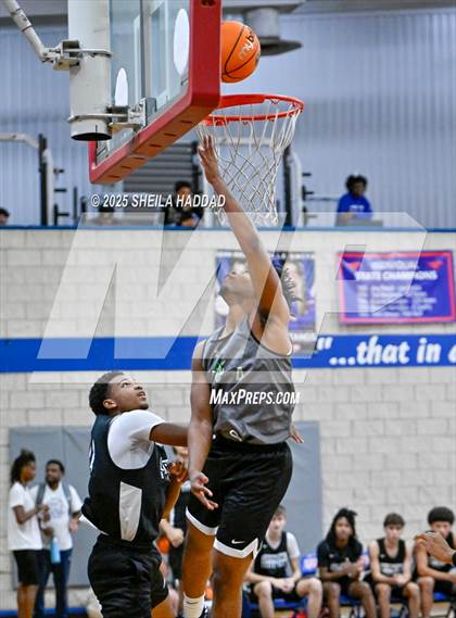 Thumbnail 2 in St Petersburg vs Sickles (Hoopvibe - Preseason) photogallery.