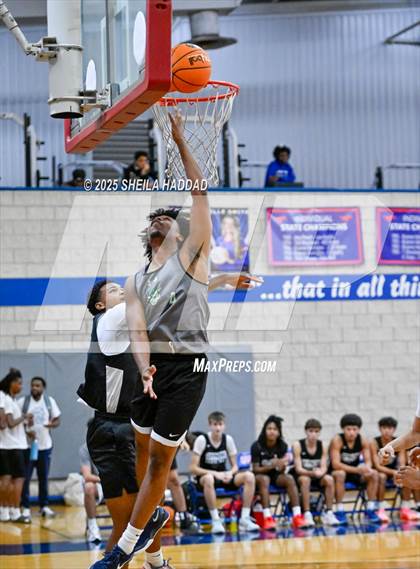 Thumbnail 1 in St Petersburg vs Sickles (Hoopvibe - Preseason) photogallery.