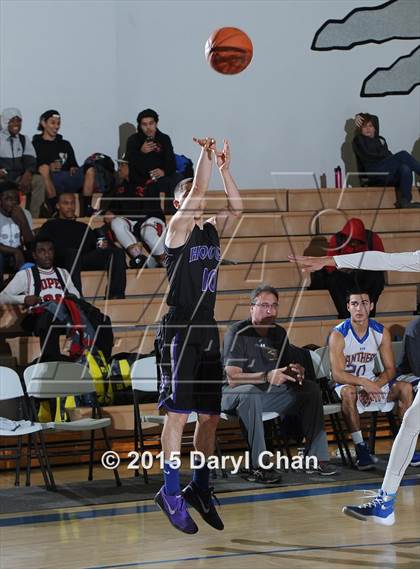 Thumbnail 2 in Hoover @ Benicia (MaxPreps Holiday Classic) photogallery.