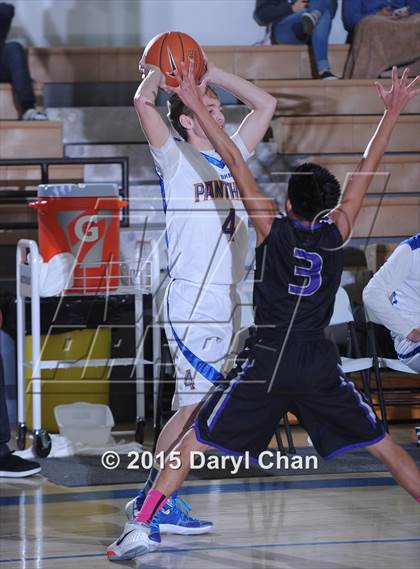 Thumbnail 3 in Hoover @ Benicia (MaxPreps Holiday Classic) photogallery.