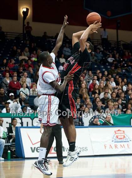 Thumbnail 3 in La Jolla vs Mount Miguel (CIF SDS D3 Final) photogallery.