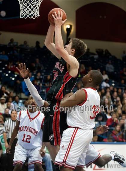 Thumbnail 3 in La Jolla vs Mount Miguel (CIF SDS D3 Final) photogallery.