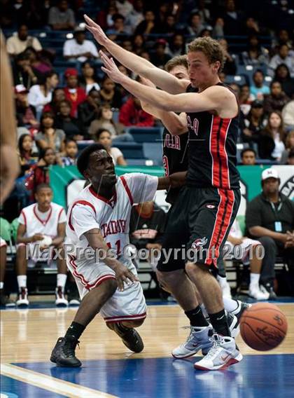Thumbnail 1 in La Jolla vs Mount Miguel (CIF SDS D3 Final) photogallery.