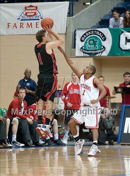 Thumbnail 1 in La Jolla vs Mount Miguel (CIF SDS D3 Final) photogallery.