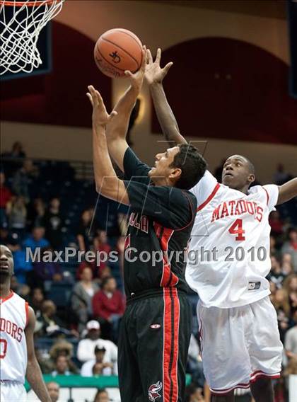Thumbnail 3 in La Jolla vs Mount Miguel (CIF SDS D3 Final) photogallery.