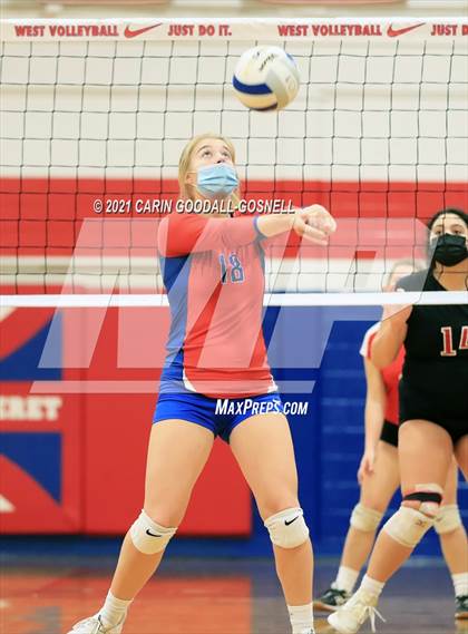 Thumbnail 3 in New Bern @ West Carteret photogallery.