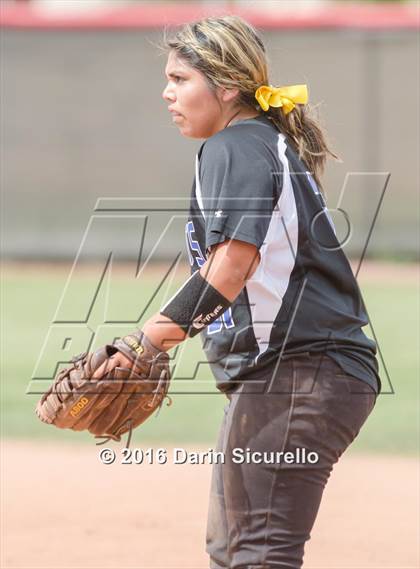 Thumbnail 2 in Mesquite vs. Skyline (Blackhawk Tournament) photogallery.