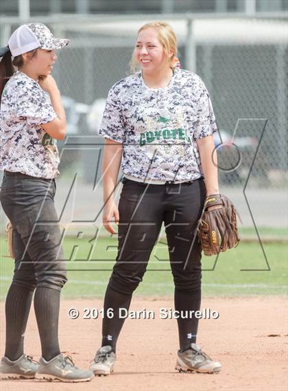 Thumbnail 2 in Mesquite vs. Skyline (Blackhawk Tournament) photogallery.