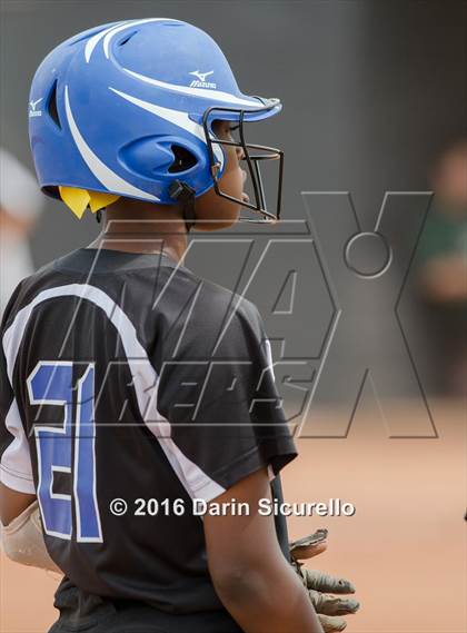 Thumbnail 3 in Mesquite vs. Skyline (Blackhawk Tournament) photogallery.
