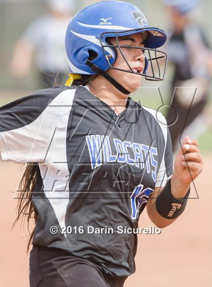 Thumbnail 3 in Mesquite vs. Skyline (Blackhawk Tournament) photogallery.