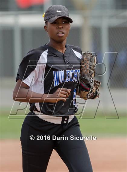 Thumbnail 2 in Mesquite vs. Skyline (Blackhawk Tournament) photogallery.