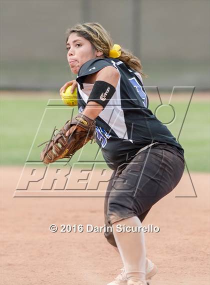 Thumbnail 3 in Mesquite vs. Skyline (Blackhawk Tournament) photogallery.