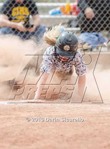 Thumbnail 3 in Mesquite vs. Skyline (Blackhawk Tournament) photogallery.