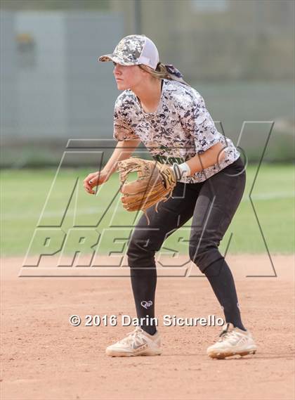 Thumbnail 2 in Mesquite vs. Skyline (Blackhawk Tournament) photogallery.