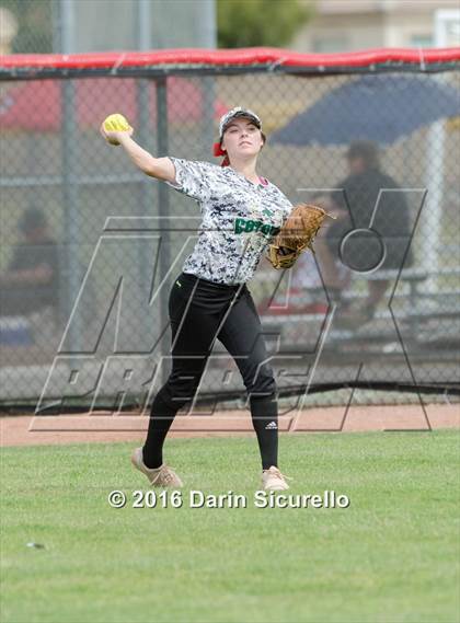 Thumbnail 1 in Mesquite vs. Skyline (Blackhawk Tournament) photogallery.
