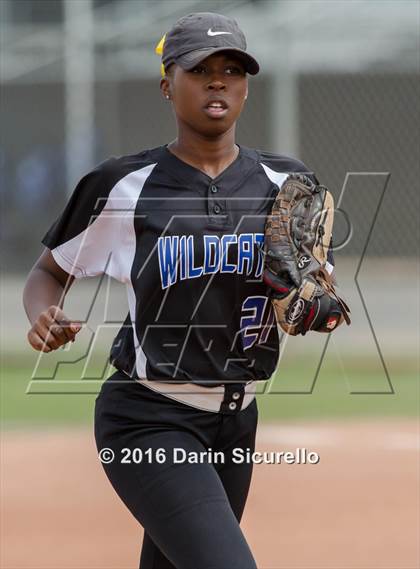 Thumbnail 3 in Mesquite vs. Skyline (Blackhawk Tournament) photogallery.