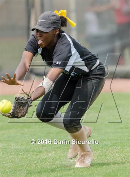 Thumbnail 1 in Mesquite vs. Skyline (Blackhawk Tournament) photogallery.