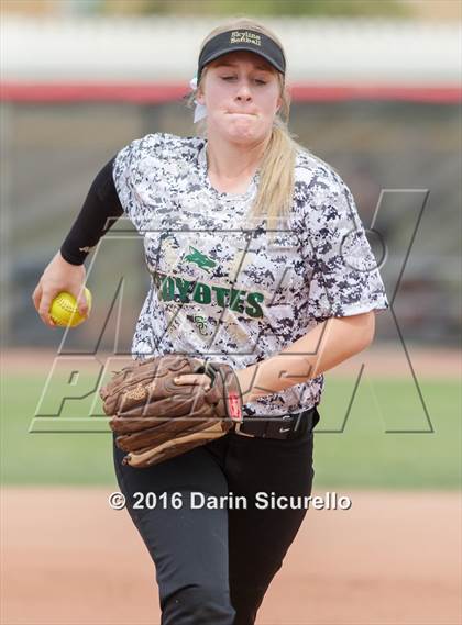 Thumbnail 3 in Mesquite vs. Skyline (Blackhawk Tournament) photogallery.