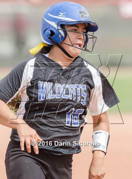 Thumbnail 2 in Mesquite vs. Skyline (Blackhawk Tournament) photogallery.