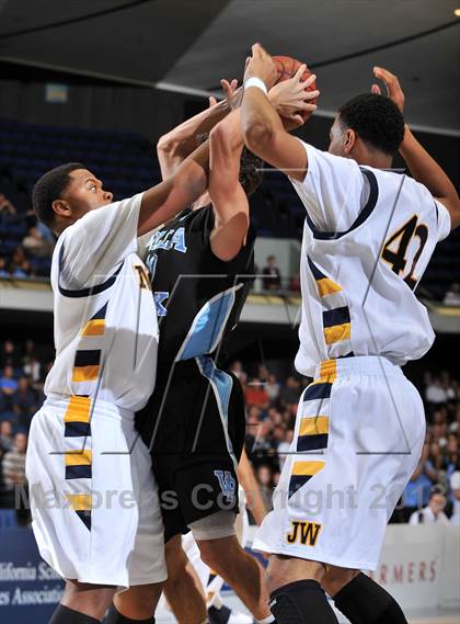 Thumbnail 3 in JW North vs. Villa Park (CIF SS DIV 2AA Final) photogallery.