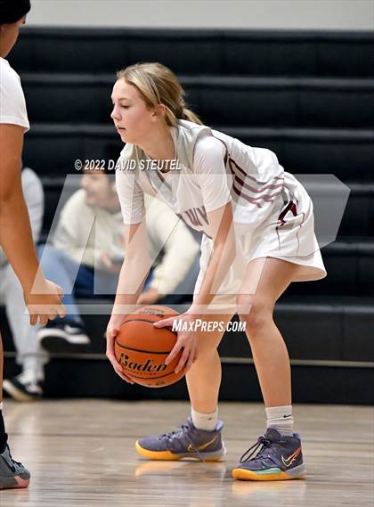 Thumbnail 2 in Kelseyville vs. Colusa (Jim Ernst Classic) photogallery.